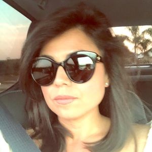 Chic Gucci sunglasses